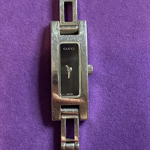 💛 Gucci 3900L Black Dial Silver Stainless Steel Band Analog Quartz Watch - Picture 4 of 4
